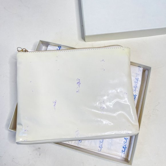 Charlotte Olympia Rudolph Applique Clutch Bag in White Patent Leather NWT FLAWED - Picture 6 of 7